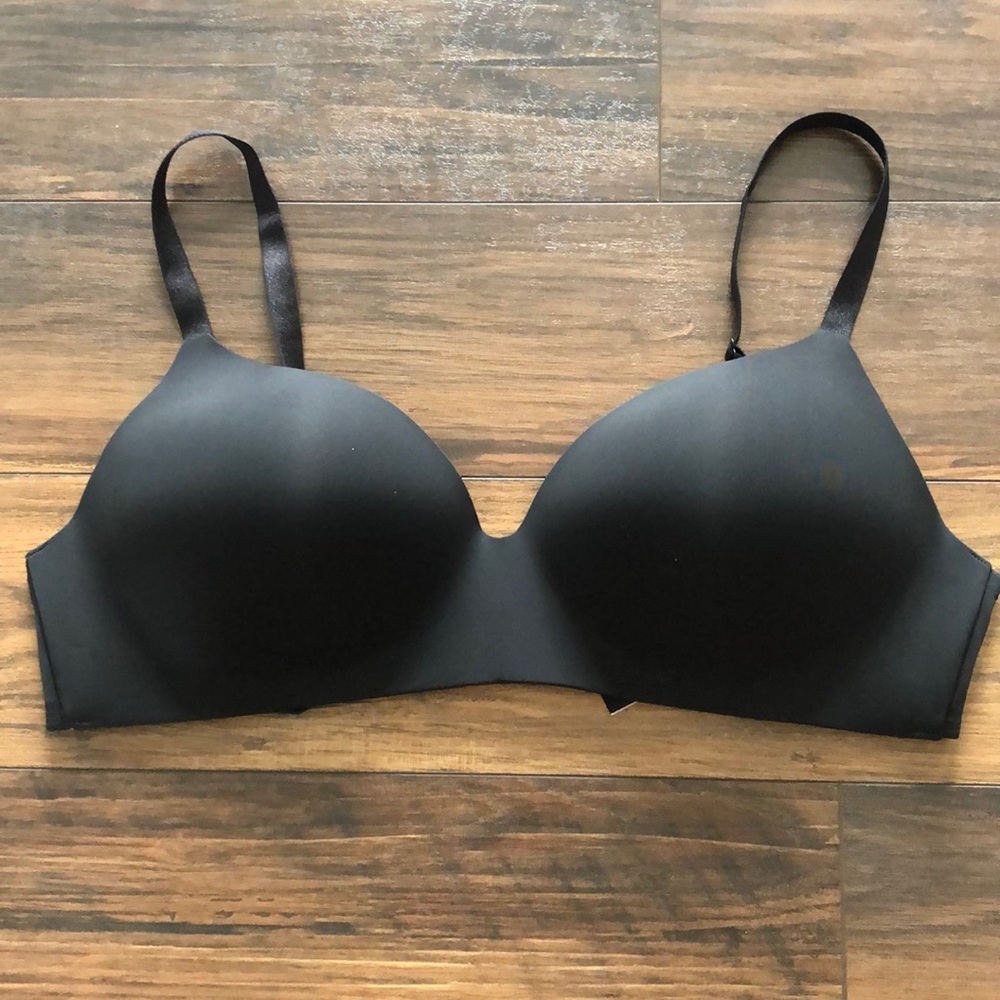 Victoria Secret T-Shirt lightly lined wireless bra